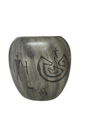 Julia Binishtta Etched Navajo Pottery Vase signed by artist